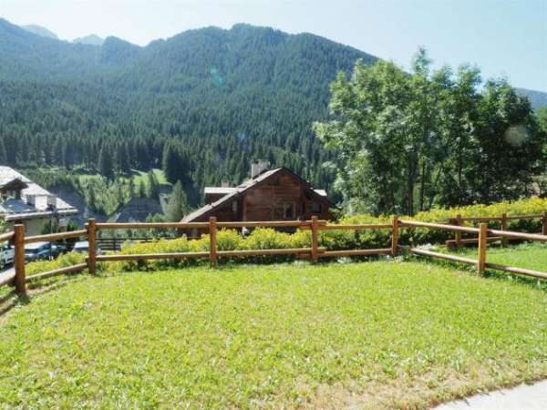 Foto AFFITTO IN BAITA CON GIARDINO A ROLLIERES