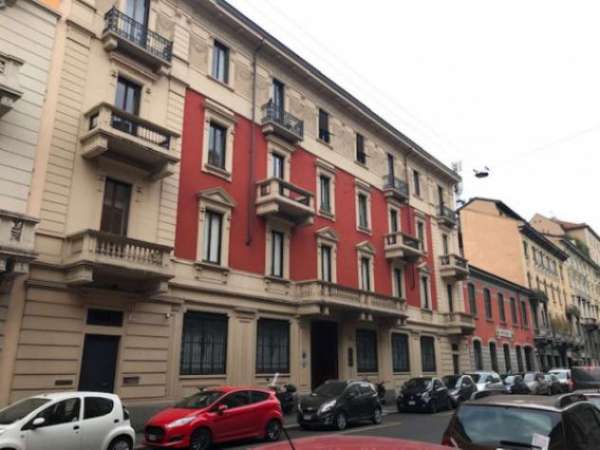 Foto Appartamento di 98 m con 3 locali in affitto a Milano