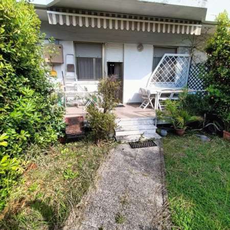 Foto Appartamento in affitto a Massa 70 mq  Rif: 1266168