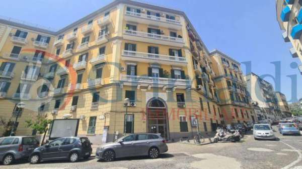 Foto Appartamento in affitto a Napoli - 2 locali 50mq