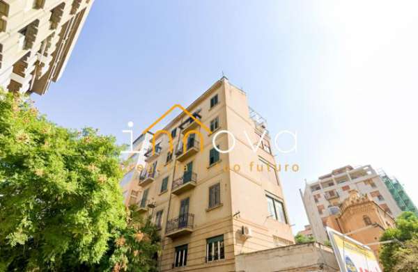 Foto Appartamento in affitto a Palermo - 3 locali 90mq