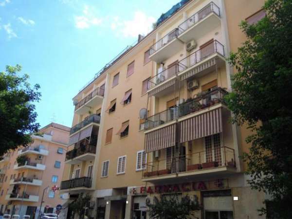 Foto Appartamento in affitto a Roma - 2 locali 65mq