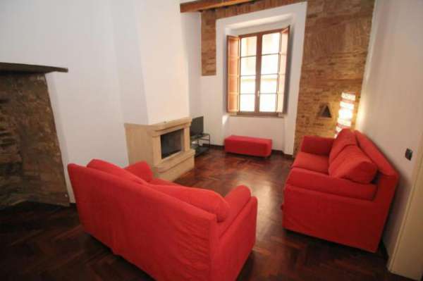 Foto Appartamento in affitto a Siena 90 mq  Rif: 1013401