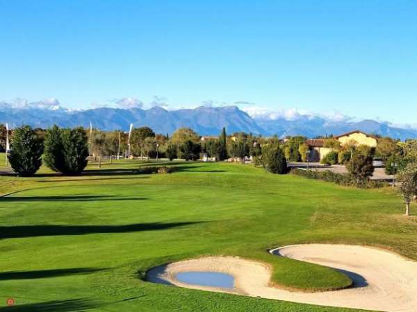 Foto bilocale su 2 livelli in in affitto presso lo Cherv Golf di Pozzolengo