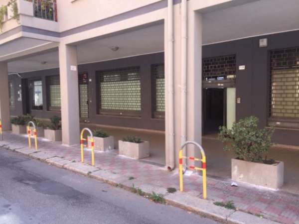 Foto Cagliari locale 200mq fronte strada cat c1