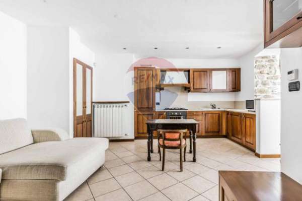 Foto Casa indipendente in affitto a Lavena Ponte Tresa - 3 locali 102mq