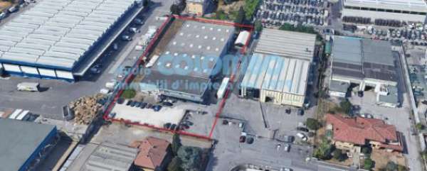 Foto Immobile di 1100 m con 5 locali in affitto a San Zeno Naviglio