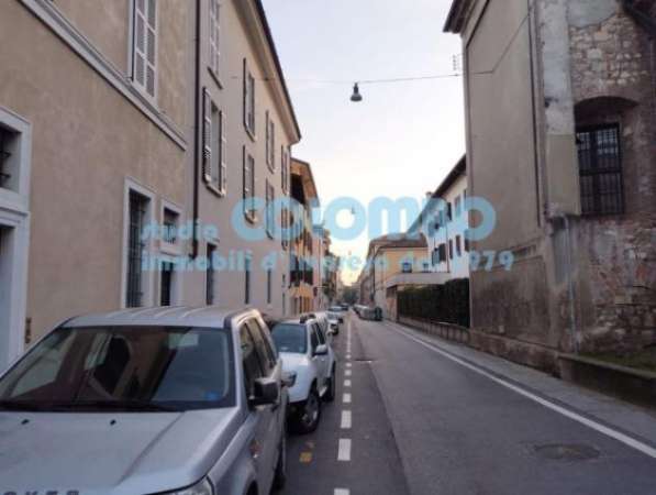 Foto Immobile di 70 m con 2 locali in affitto a Brescia