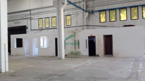 Foto Industriale/Artigianale in affitto a Modugno, Zona s.p.231