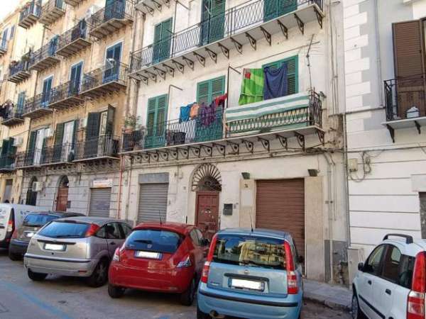 Foto Magazzino in affitto a Palermo - 1 locale 30mq