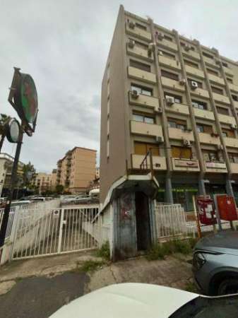 Foto Magazzino in affitto a Palermo - 1 locale 483mq