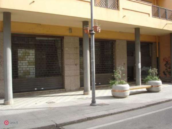 Foto Negozio di 70mq in Via Eligio Porcu  a Quartu Sant'Elena