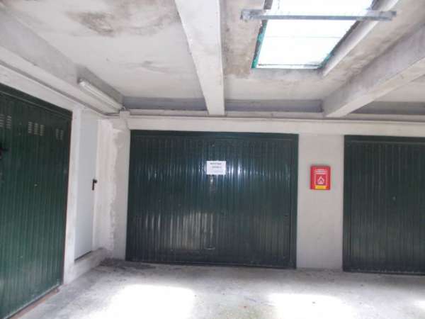Foto Offro garage in locazione a Lodi (San Bernardo)