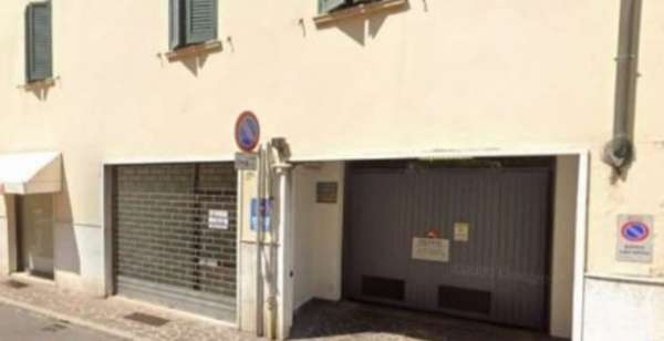 Foto posti auto in affitto in zona centrale a Mantova