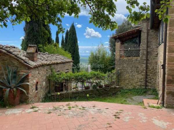 Foto Quadrilocale in affitto a Bucine, Montebenichi