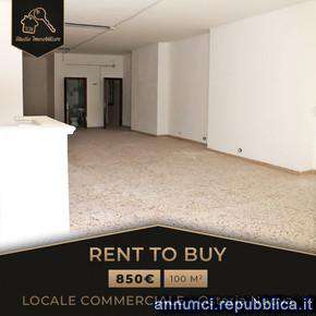 Foto RENT TO BUY, 2 VETRINE FRONTE