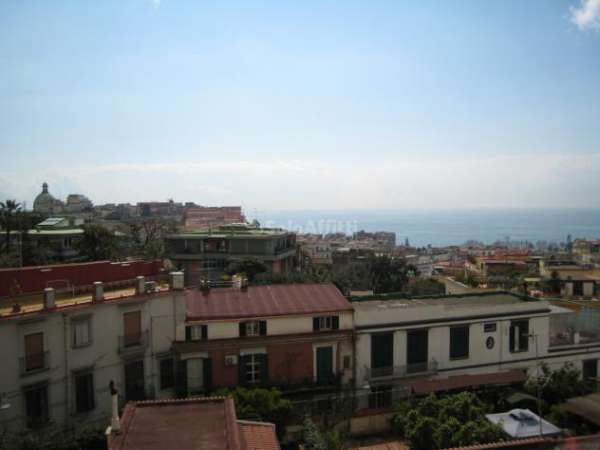 Foto Trilocale in affitto a Napoli, Chiaia