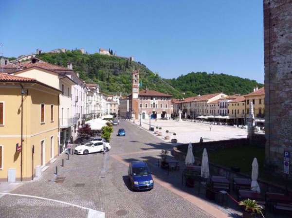 Foto Ufficio in affitto a Marostica - 3 locali 70mq