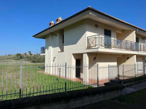 Foto Villa bifamiliare in affitto a Monterosi - 3 locali 140mq