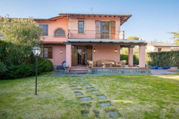 Foto Villa in affitto a Forte dei Marmi 150 mq  Rif: 1048863